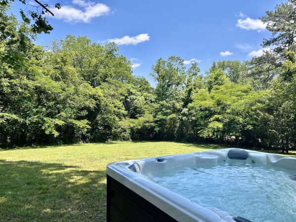 Tub, Hot Tub, Grass, Nature, Outdoors
