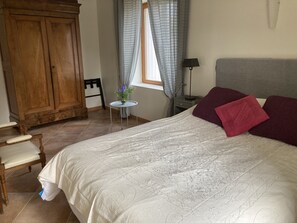 Première chambre double dans la maison