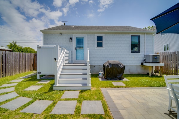 West Cape May Vacation Rental | 2BR | 1BA | 750 Sq Ft | Steps Required