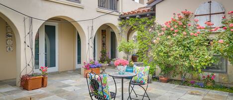 Monterey Vacation Rental | 3BR | 3BA | 2,800 Sq Ft | Step-Free Access