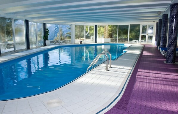Enjoy the excellent on-site amenities including the beautiful indoor pool!
