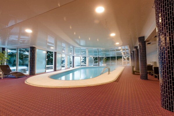 Enjoy the splendid pool!