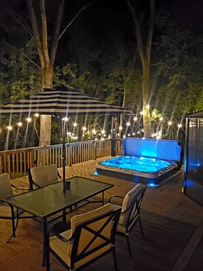 Hot tub 