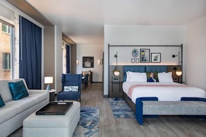 Unit with comfortable bed