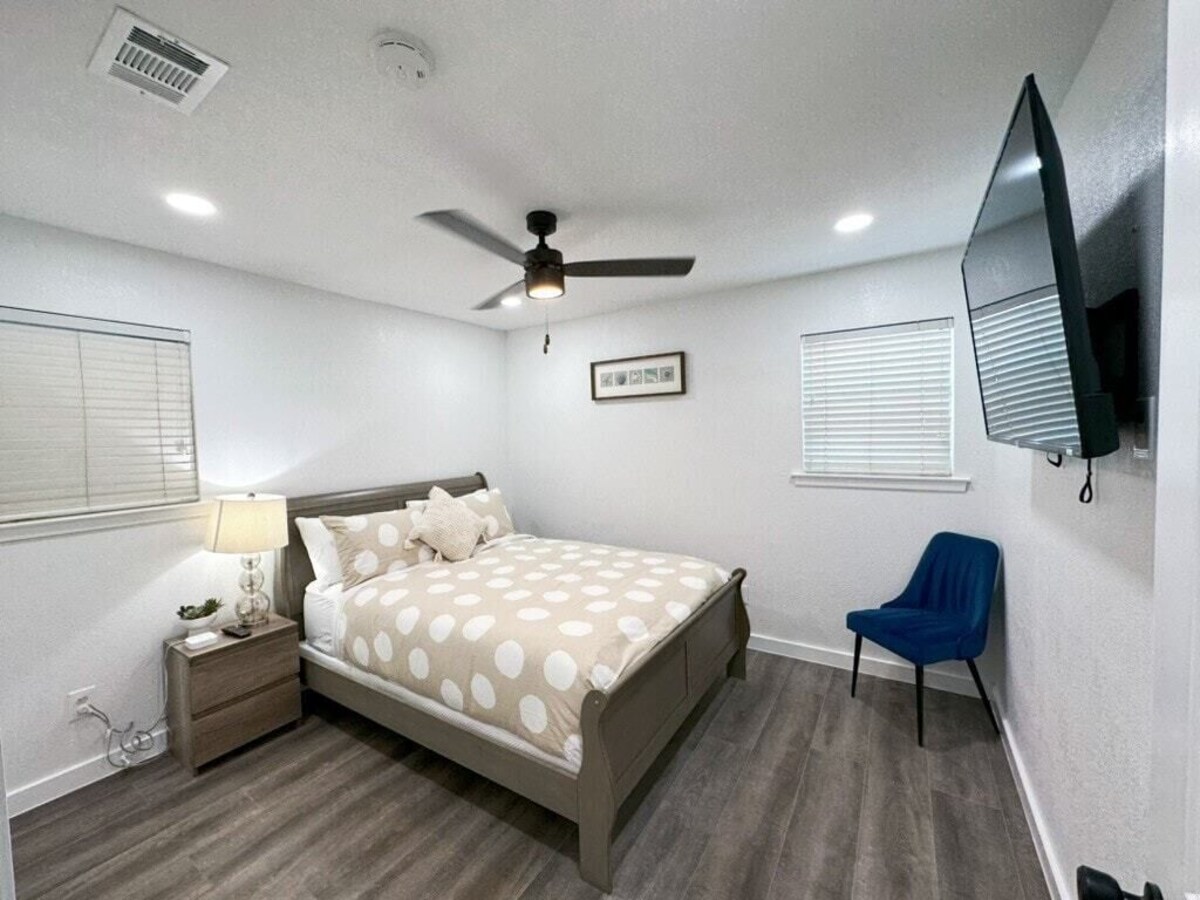 Spacious 5B Home with Private Pool & Grill near Fort Worth, AT&T Stadium