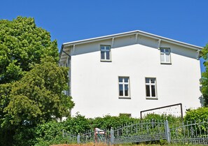 Appartementhaus mit Meerblick und Balkon (SA)
