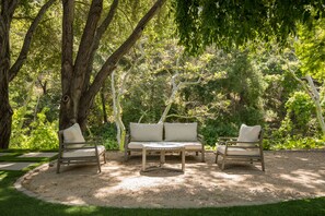 Relax under the oaks.