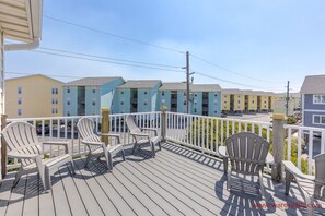 Top Floor Sun Deck With Furniture II