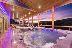 Hot Tub on the lower deck with that AMAZING view!