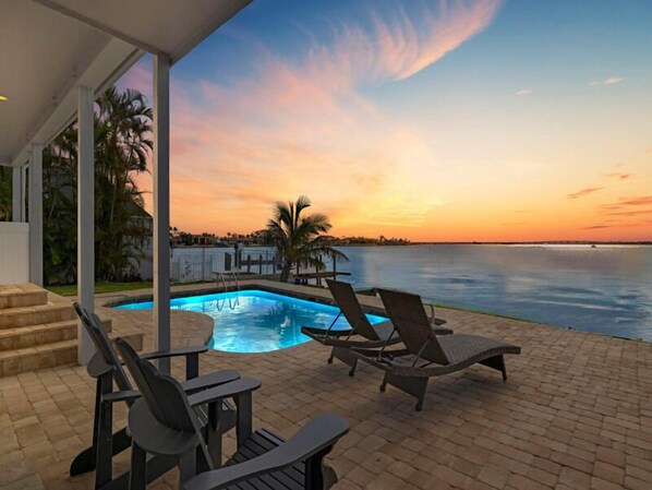 Welcome to Coral Beach Dream!