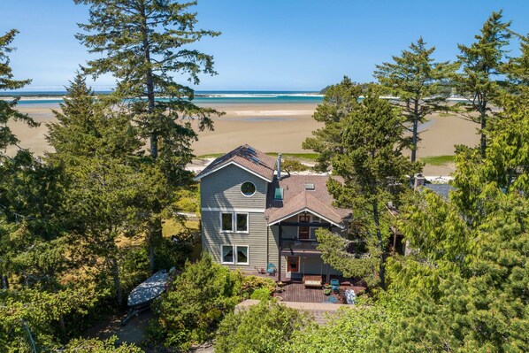 SILETZ BAY BEACH HOUSE