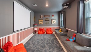 Living Room, Room, Indoors, Flooring, Couch