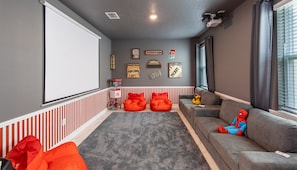Living Room, Room, Indoors, Flooring, Couch