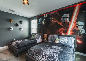 Bedroom, Room, Indoors, Furniture, Bed