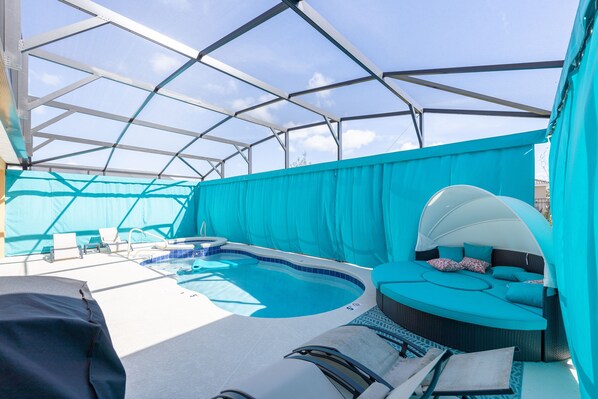 Pool,Water,Swimming Pool,Shelter,Outdoors