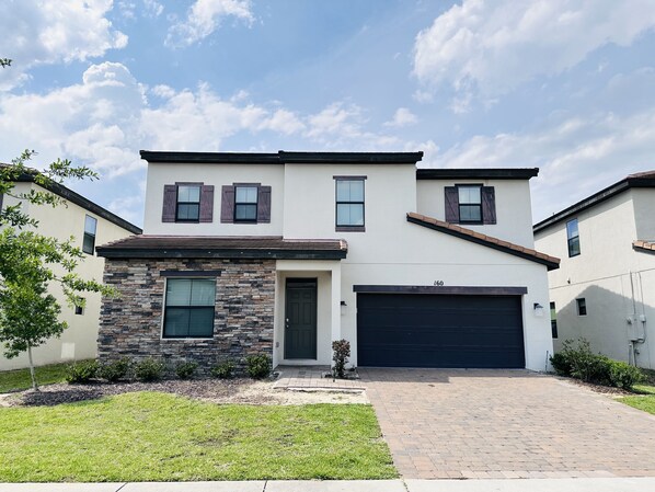 Garage,Indoors,House,Gate,Window