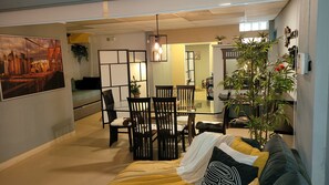 DINNING ROOM 