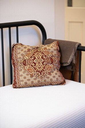 Sofa cushion – Soví dom apartment 2