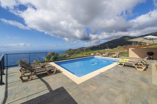 Outstanding Madeira Villa | Oceanscape  | 2 Bedrooms | Panoramic Sea & Mountain Views