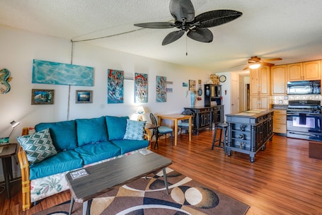 Kaunakakai Vacation Rental | 1BR | 1BA | 604 Sq Ft | Stairs Required