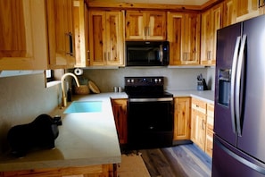 CASITA FULLY STOCKED KITCHEN