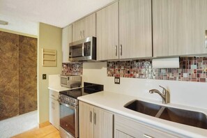 Kitchen (1)