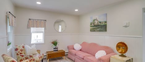 Living Room | Pet Friendly w/ Fee | Proximity to Beach Parks