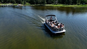 rent a pontoon & explore the Gull Chain