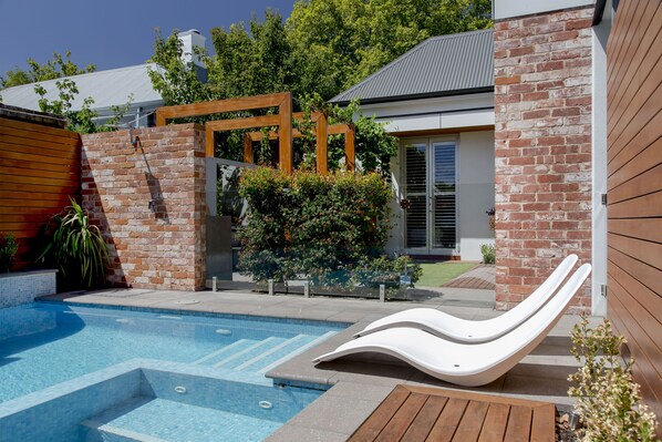 ELITE ACCOMMODATION – NORWOOD HAVEN – POOL – SPA – BBQ - PETS – CHILDREN – - 4 - 4P