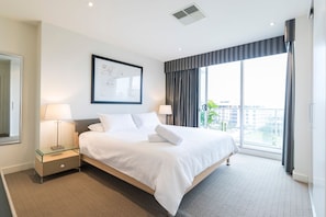 Bedroom 1 - Mastre suite with King Bed