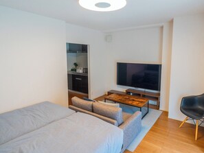 Comes with a 60-inch large TV! After having fun sightseeing, you can get even more excited by watching movies and live videos in your room!