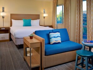 Unit with King size bed. Exact unit will be assigned upon arrival. Views, colors and decor may vary.