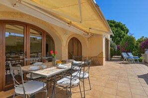 Outdoor dining area