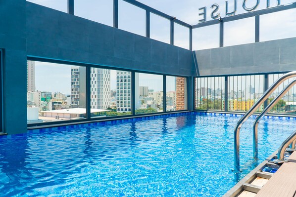 Rooftop pool