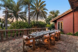 Outdoor dining