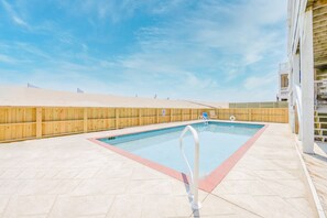 21-Surf-Or-Sound-Realty-1122-Livin the Dream-Pool