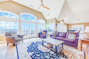 01-Surf-Or-Sound-Realty-1122-Livin the Dream-Great Room-1