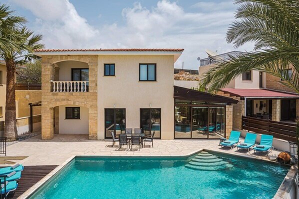 Sunset Villa, Palapafos Guartes Kouklia - Host & Stay