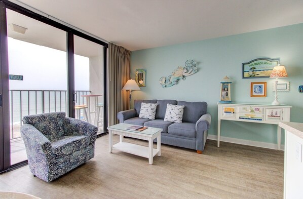 Atlantic Towers 612-print-004-070-Main Living Area-4200x2760-300dpi