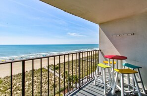Atlantic Towers 612-print-022-055-Balcony-3900x2563-300dpi