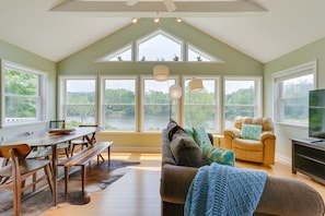 Living Room | Queen Sleeper Sofa | Water Views