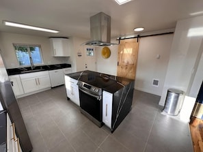 Kitchen (1)