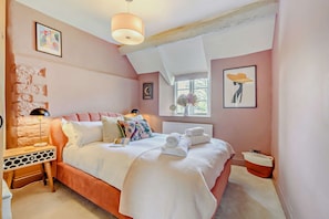 Wren Cottage Master Bedroom - StayCotswold