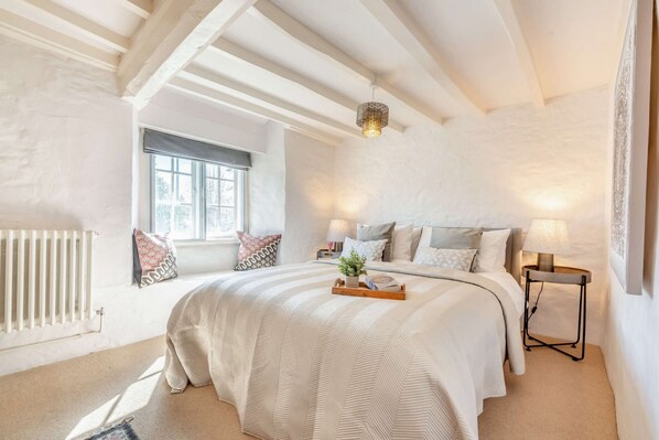 The Bakehouse Bedroom 2 - StayCotswold