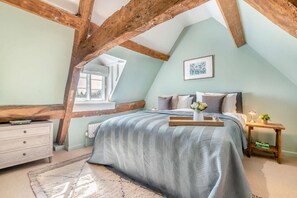 The Bakehouse Master Bedroom - StayCotswold