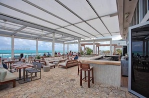 Bar (in der Unterkunft)