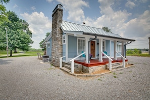 1-Story House | Central Heating & A/C | In-Unit Laundry