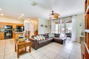 Living Room | Smart TV