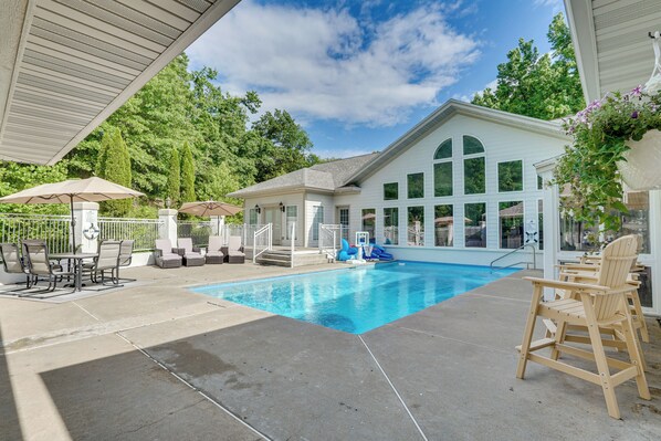 Camdenton Vacation Rental | 8BR | 7BA | Step-Free Access | 6,200 Sq Ft