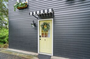 Carriage House 1 Entrance